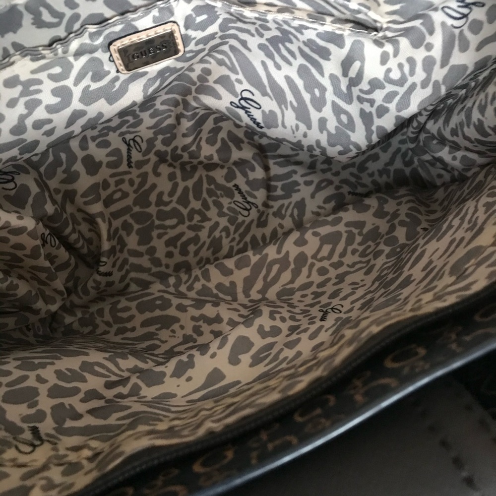 GUESS SATCHEL - Picture 3 of 12